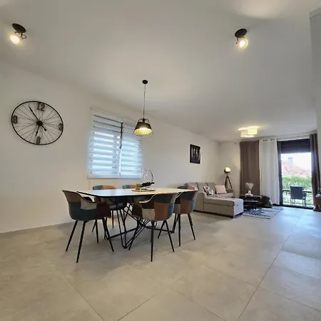 Luxury * Petrcane