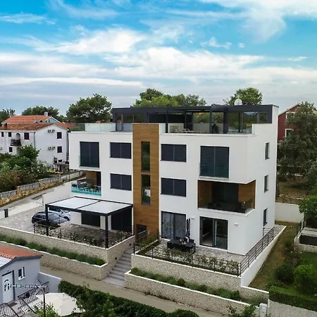 Luxury アパート *